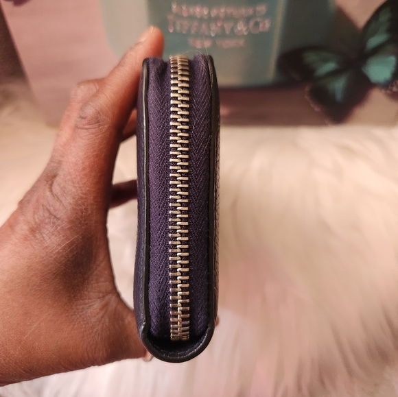 Gucci Navy Leather Zip Around Long Wallet EUC - Picture 4 of 16